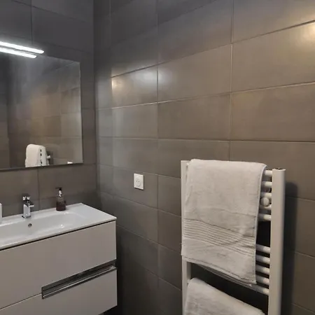 Fantastic Two-bedroom - Le Jardin Des Iles アパート アンティーブ